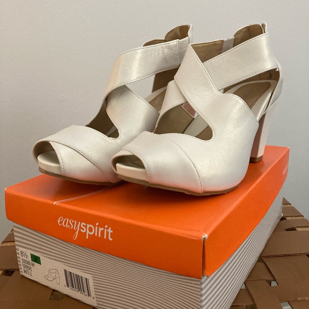 New 8.5 wide easy spirit renske white leather peep toe platform heels